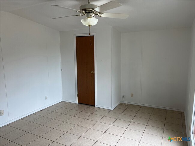 Building Photo - 222 Buckhorn Dr