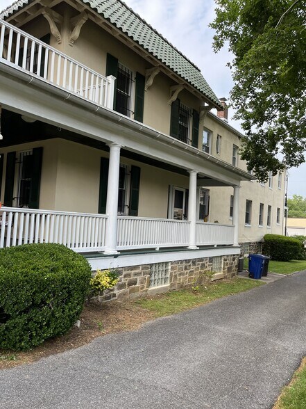 Building Photo - 4101 Roland Ave