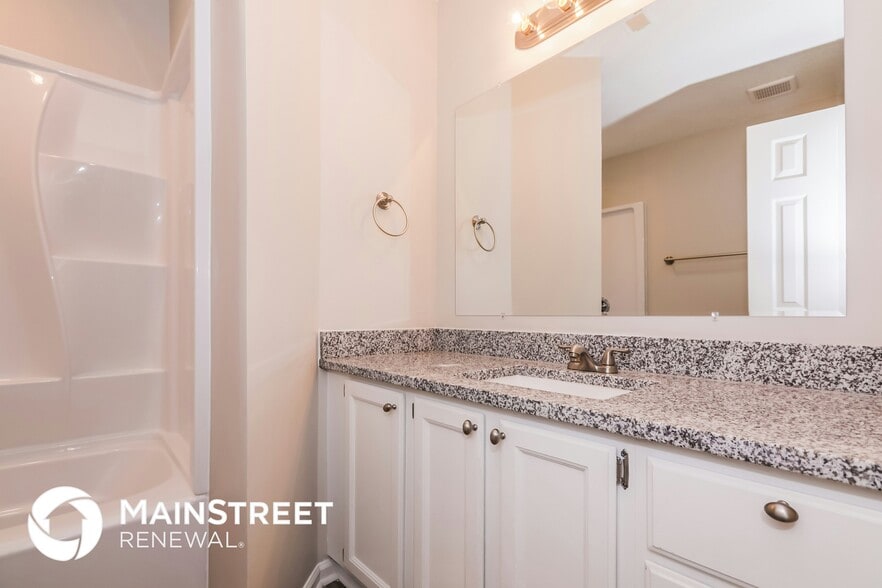 Building Photo - 2927 Faircroft Way