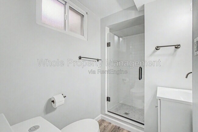 Building Photo - 3404 S Clinton Ct