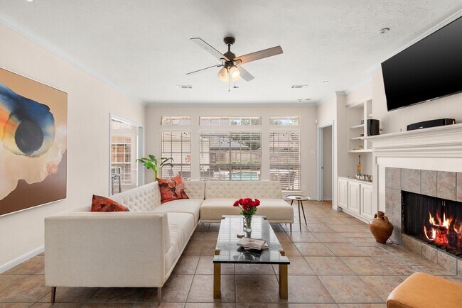 Building Photo - 22007 Crossbrook Dr