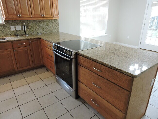 Building Photo - 2800 Wilson Ln