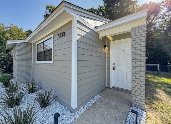 Primary Photo - 6133 Greenon Ln