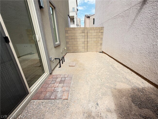 Building Photo - 1741 N Desert Foothills Dr