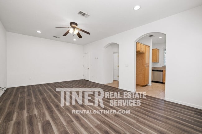 Building Photo - Beautiful North Natomas Home