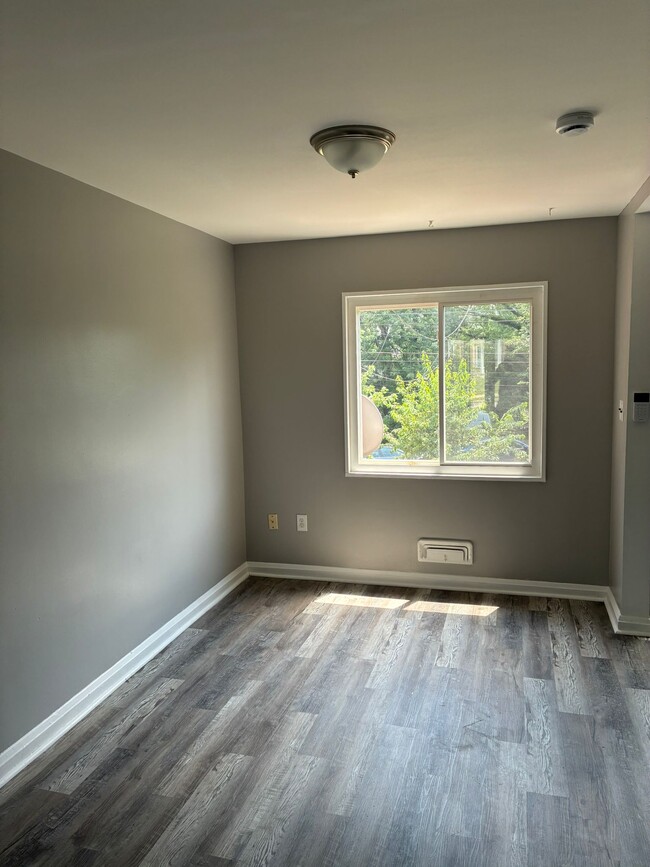 Building Photo - 4705 Williston St