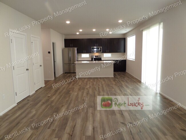 Building Photo - Fantastic 3-Bedroom + Den + Bonus Room Home with A/C in Milton!