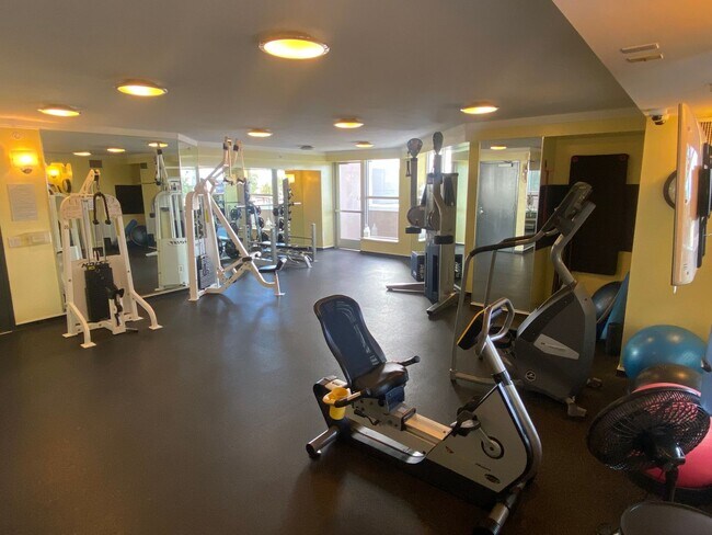 Building Photo - Epic REA: Fabulous 2 BR/2 BA South Beach C...