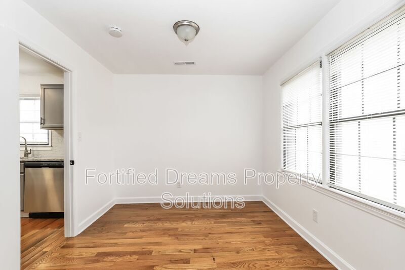 Building Photo - 2732 Knob Hill Dr