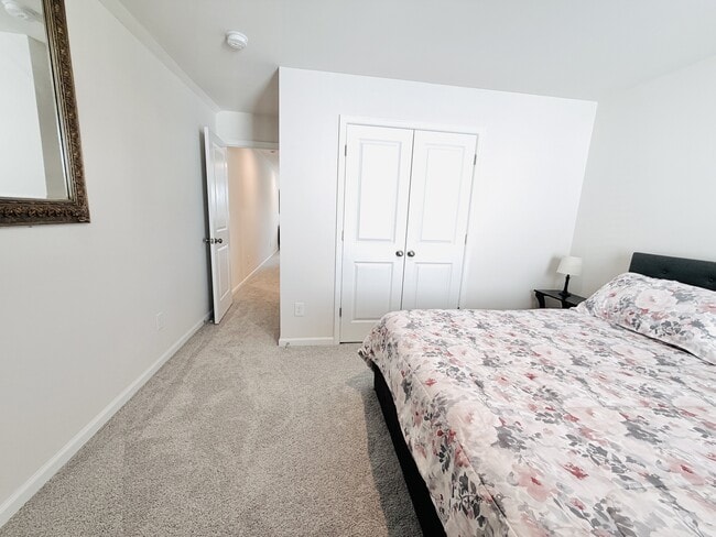 Building Photo - 667 Honeydew Dr