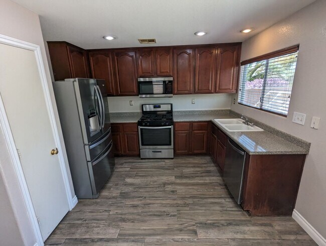 Building Photo - 4917 Hostetler Ave