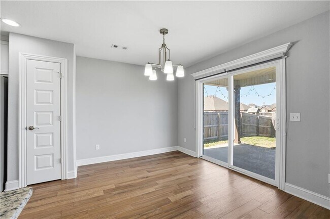 Building Photo - 2007 W Gilligan Ave