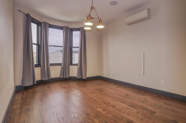 Building Photo - 43 Thorne St