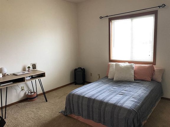 Building Photo - 208 Northfield Rd