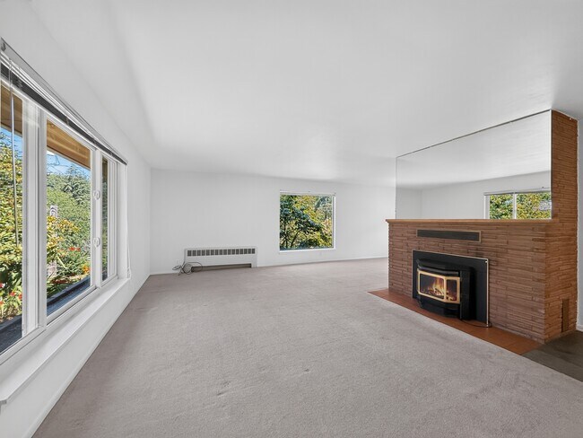 Building Photo - 3535 S 126th St