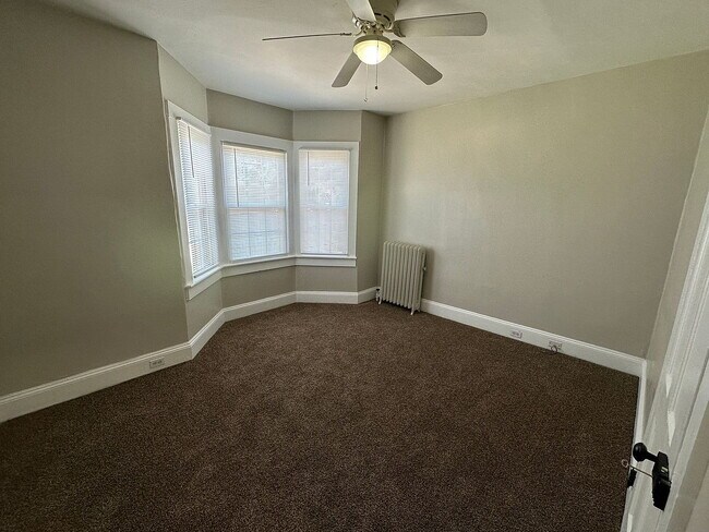 Building Photo - Single Family Home
