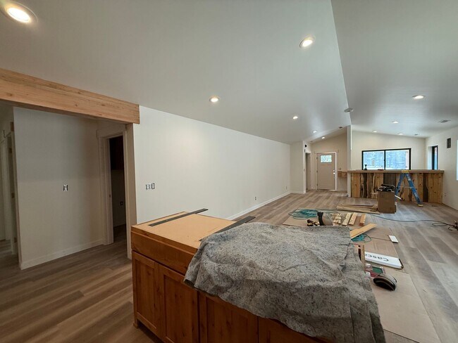 Building Photo - Custom Home on 1.6 Acres | 1,600 SF Shop | 26 Acres of River Access | Backs to BLM