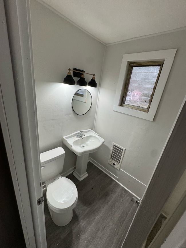 Building Photo - Legion Park