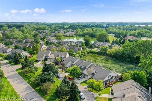 Building Photo - 31173 Livingston Dr