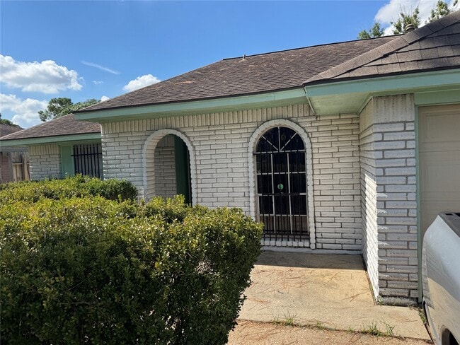Building Photo - 9835 Eblen Dr