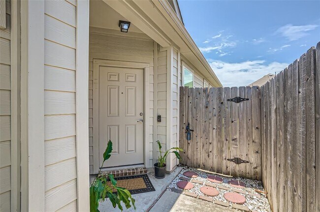 Building Photo - 821 Durness Dr