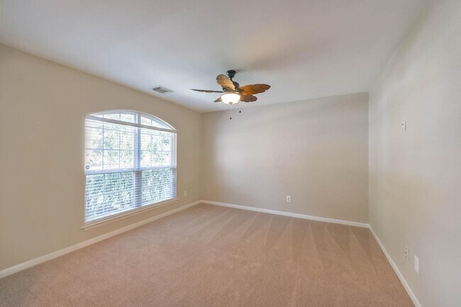 Building Photo - 21115 Amber Crossing Dr