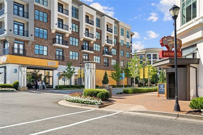 Building Photo - 390 Hembree Rd