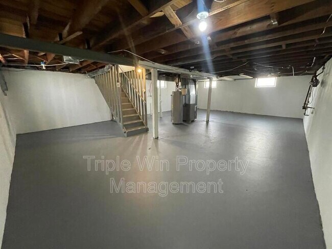 Building Photo - 360 Shepley Dr