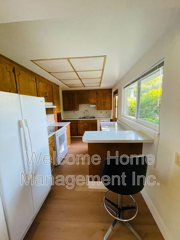 Building Photo - 3945 Euclid Ave