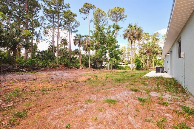 Building Photo - 3825 Hollycrest St