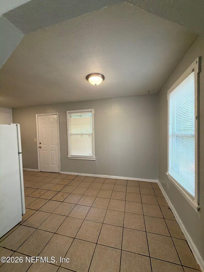 Building Photo - 5326 Mays Dr