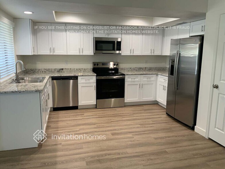 Building Photo - 6308 W Shangri La Rd