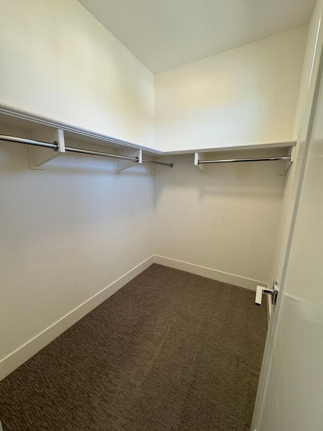 Building Photo - Work Downtown?