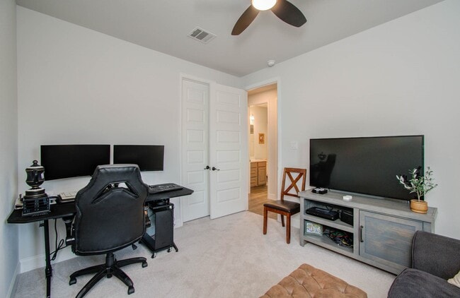 Building Photo - 20810 Clydesdale Post Rd