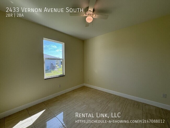 Building Photo - 2433 Vernon Ave S