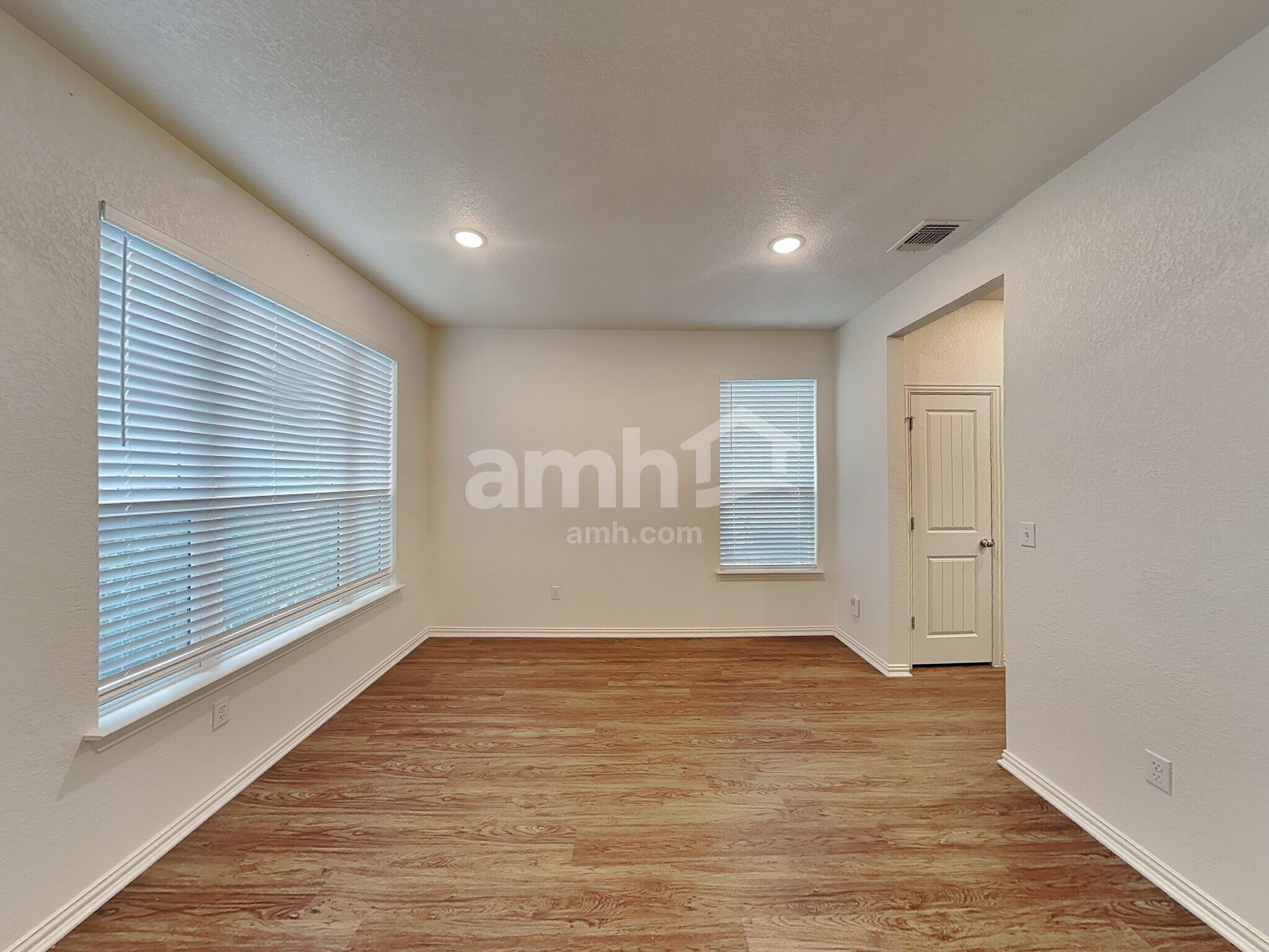 Building Photo - 457 Pebble Bend