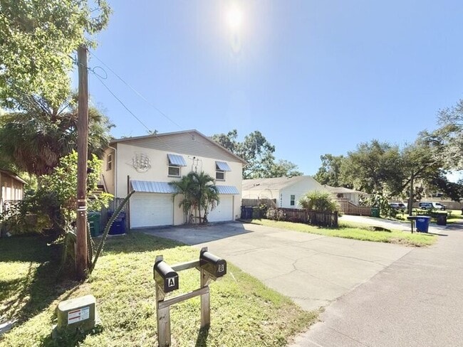Building Photo - 6420 S Adelia Ave
