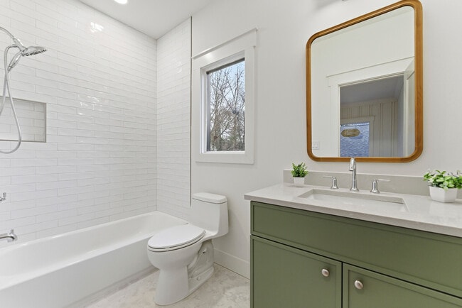 Building Photo - 205 Whitefoord Ave NE