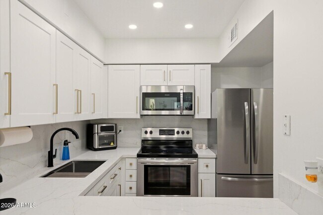 Building Photo - 3702 E Monterosa St