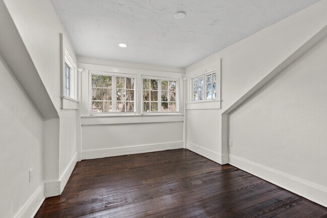 Building Photo - 402 S Franklin St