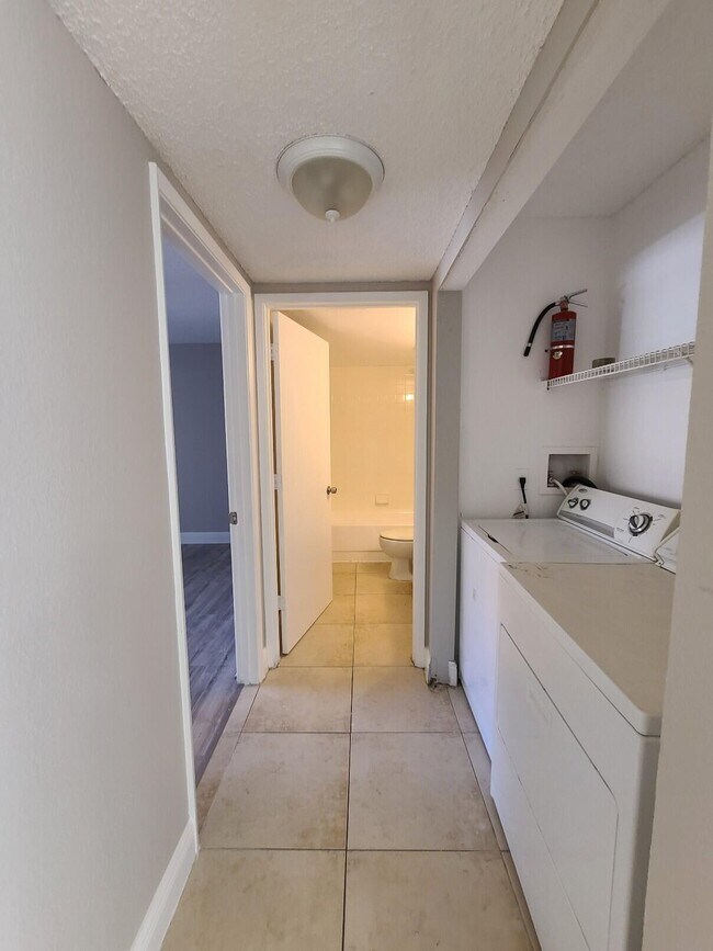 Building Photo - 1460 Windorah Way