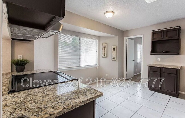 Building Photo - 4961 Champlain Dr