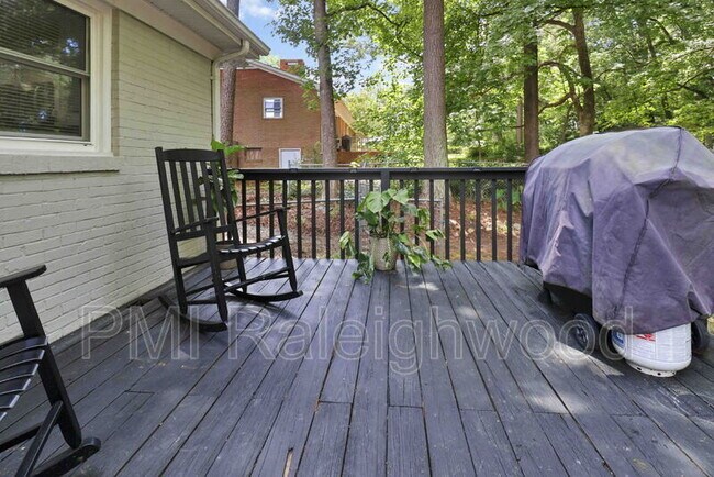 Building Photo - 5017 Gatewood Dr
