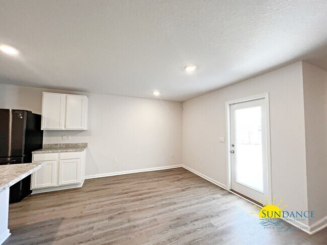 Building Photo - Gorgeous 4 bedroom home in Timberland Ridge of Crestview!