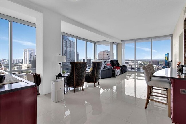 Building Photo - 150 E Robinson St