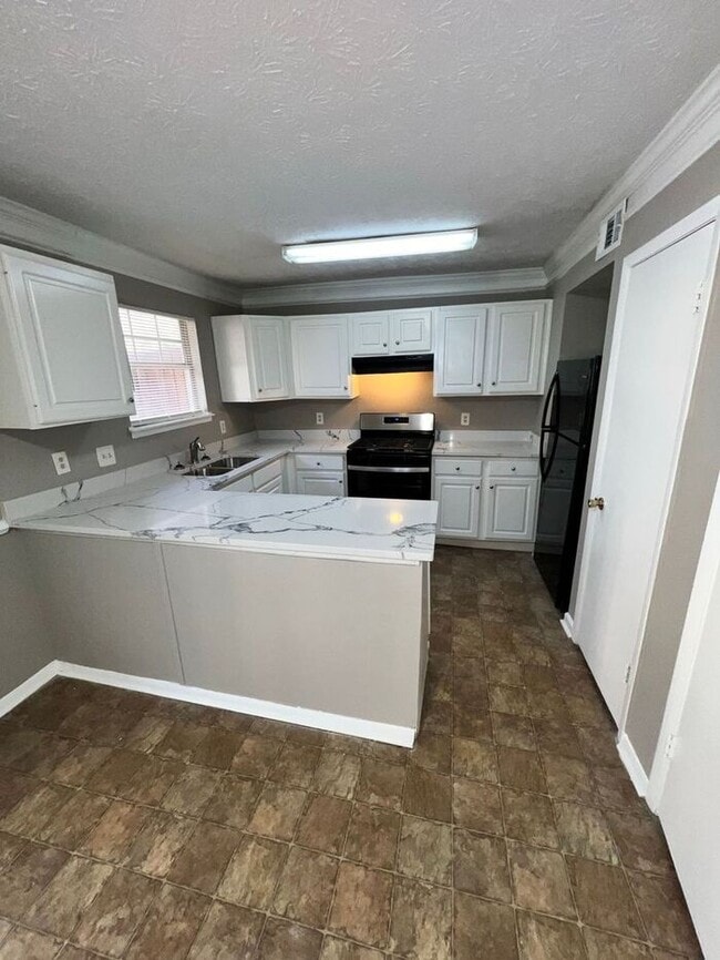 Building Photo - Available now!!! 2 bedroom 2.5 bath town home available in Snellville!!!