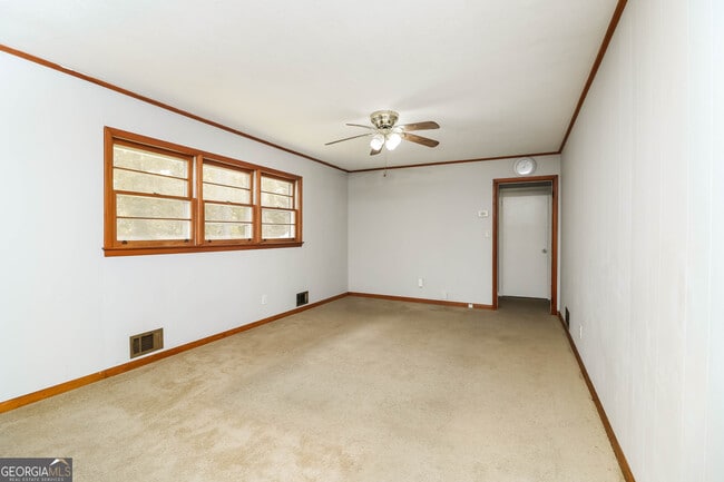Building Photo - 1255 Angelia Dr SW