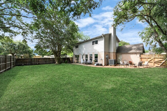 Building Photo - 1902 Kings Arms Way