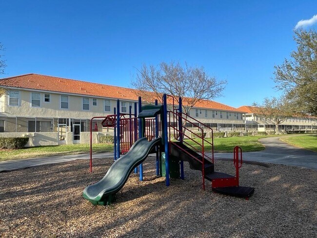 Building Photo - 1202 S Beach Cir
