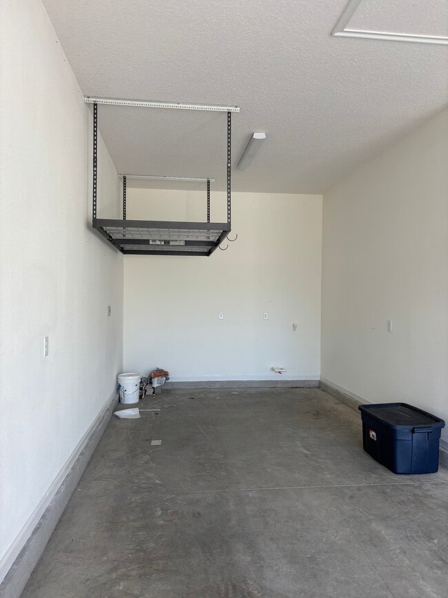 Building Photo - 12804 Valletta St